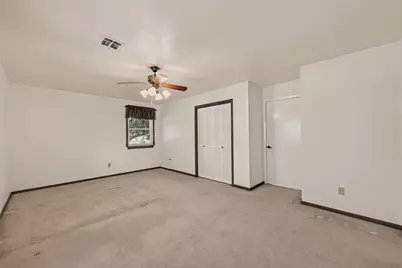 303 Longview Drive, Sugar Land, TX 77478 - Photo 25
