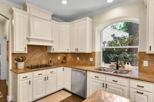 23 Townsend Pl, The Woodlands, TX 77382 - Photo 11