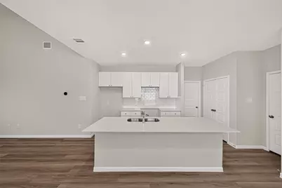 15666 Coneflower Hills Drive, Houston, TX 77090 - Photo 9