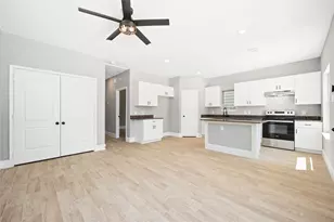 4651 Mallow St, Houston, TX 77051 - Photo 13