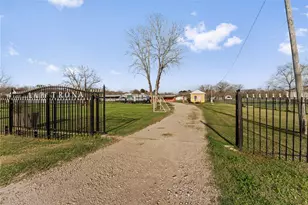 477 County Rd 4902, Dayton, TX 77535 - Photo 7