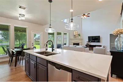 1915 Cayman Bend Lane, Pearland, TX 77584 - Photo 5