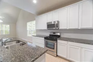 78 E Heritage Mill Cir, The Woodlands, TX 77375 - Photo 11