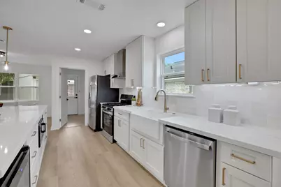 3019 Stetson Lane, Houston, TX 77043 - Photo 11