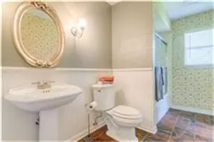 4 Champions Colony E, Houston, TX 77069 - Photo 11