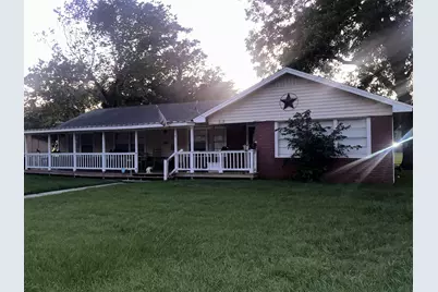 517 N Lake Avenue, Eagle Lake, TX 77434 - Photo 1
