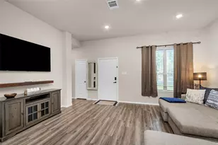 710 Crystal River Rd, Conroe, TX 77316 - Photo 5