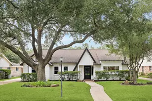 10038 Locke Ln, Houston, TX 77042 - Photo 1