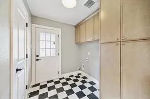 10038 Locke Ln, Houston, TX 77042 - Photo 21