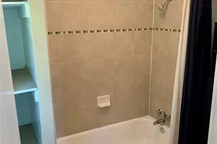 5129 Claremont St, Houston, TX 77023 - Photo 7