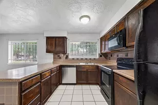 11839 Hallowing Point Rd, Houston, TX 77067 - Photo 11