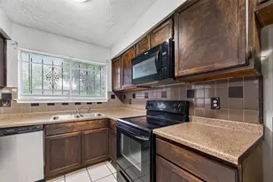 11839 Hallowing Point Rd, Houston, TX 77067 - Photo 11