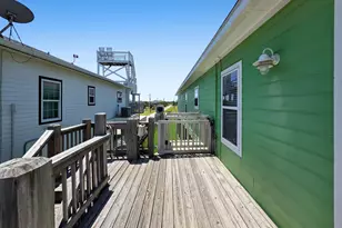873 Townsend Dr, Crystal Beach, TX 77650 - Photo 45