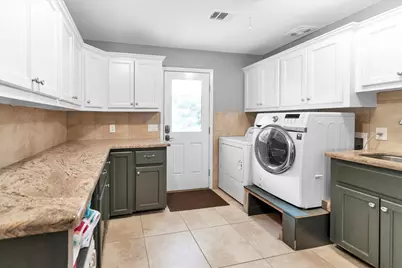 22208 Hass Place, Huntsville, TX 77320 - Photo 37