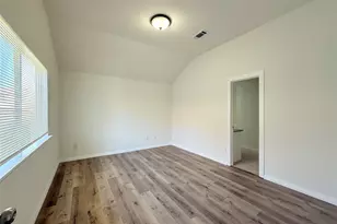 5122 Breckenridge Dr, Houston, TX 77066 - Photo 5