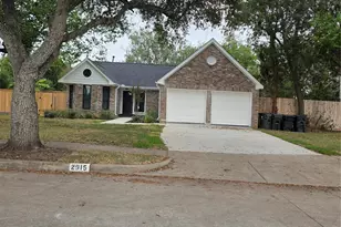 2915 Great Lakes Ave, Sugar Land, TX 77479 - Photo 3