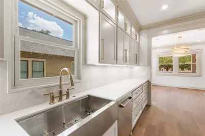824 Cortlandt Street, Houston, TX 77007 - Photo 9