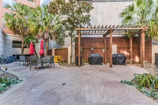 300 St Joseph Pkwy, Houston, TX 77002 - Photo 23