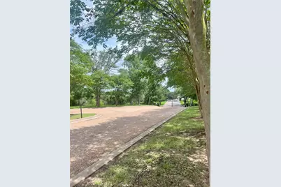 111 Kathleen, La Grange, TX 78945 - Photo 15