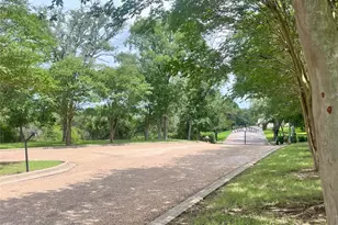 111 Kathleen, La Grange, TX 78945 - Photo 15