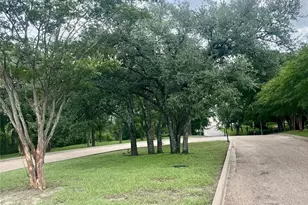 111 Kathleen, La Grange, TX 78945 - Photo 5