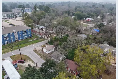 1918 Roosevelt Street, Huntsville, TX 77320 - Photo 11