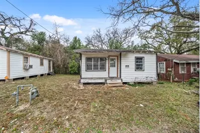1918 Roosevelt Street, Huntsville, TX 77320 - Photo 1