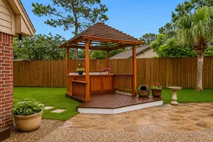 1207 W Edgewood Dr, Friendswood, TX 77546 - Photo 35