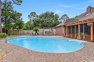 1207 W Edgewood Dr, Friendswood, TX 77546 - Photo 33