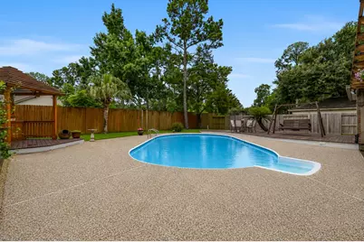 1207 W Edgewood Drive, Friendswood, TX 77546 - Photo 35