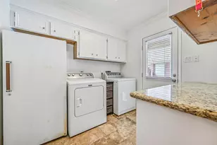 1207 W Edgewood Dr, Friendswood, TX 77546 - Photo 23