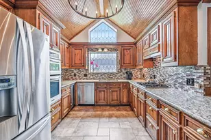 1207 W Edgewood Dr, Friendswood, TX 77546 - Photo 13