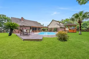 1207 W Edgewood Dr, Friendswood, TX 77546 - Photo 37