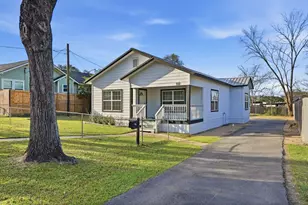 308 E Phillips St, Conroe, TX 77301 - Photo 3