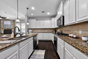 1303 Ownby Ct, Pearland, TX 77581 - Photo 23