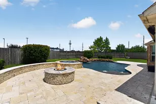 1303 Ownby Ct, Pearland, TX 77581 - Photo 3