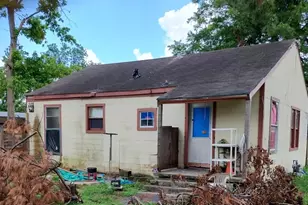 6911 Finch St, Houston, TX 77028 - Photo 9