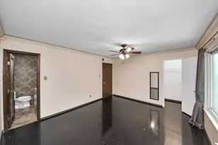 7655 Bellerive Dr, Houston, TX 77036 - Photo 21