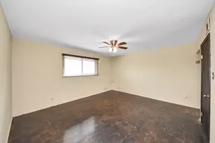 7655 Bellerive Dr, Houston, TX 77036 - Photo 27