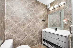 7655 Bellerive Dr, Houston, TX 77036 - Photo 25