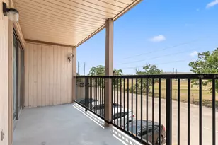 212 Plaza Verde Dr, Houston, TX 77038 - Photo 17