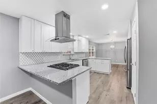 7815 12 Fairway Ln, Humble, TX 77346 - Photo 9