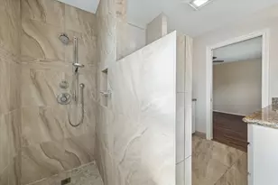 10906 Piping Rock Ln, Houston, TX 77042 - Photo 21