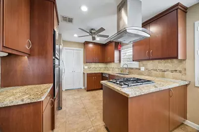 10906 Piping Rock Lane, Houston, TX 77042 - Photo 13