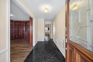 10906 Piping Rock Ln, Houston, TX 77042 - Photo 3