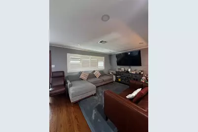 854 T C Jester Boulevard, Houston, TX 77008 - Photo 7