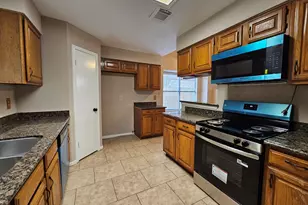5619 Fairview Forest Dr, Houston, TX 77088 - Photo 9