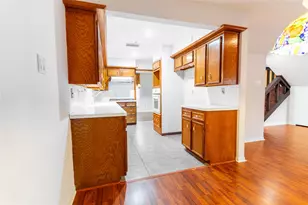 11560 S Kirkwood Rd, Houston, TX 77477 - Photo 9