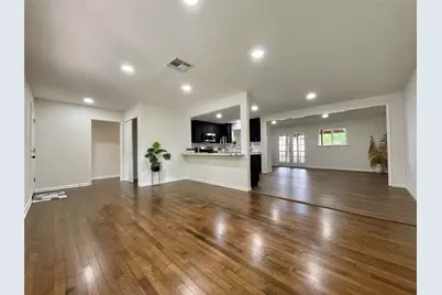 417 Jasmine Street, Lake Jackson, TX 77566 - Photo 9