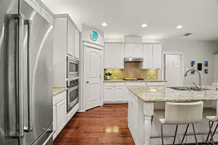 62 W Tapestry Park Cir, The Woodlands, TX 77381 - Photo 15